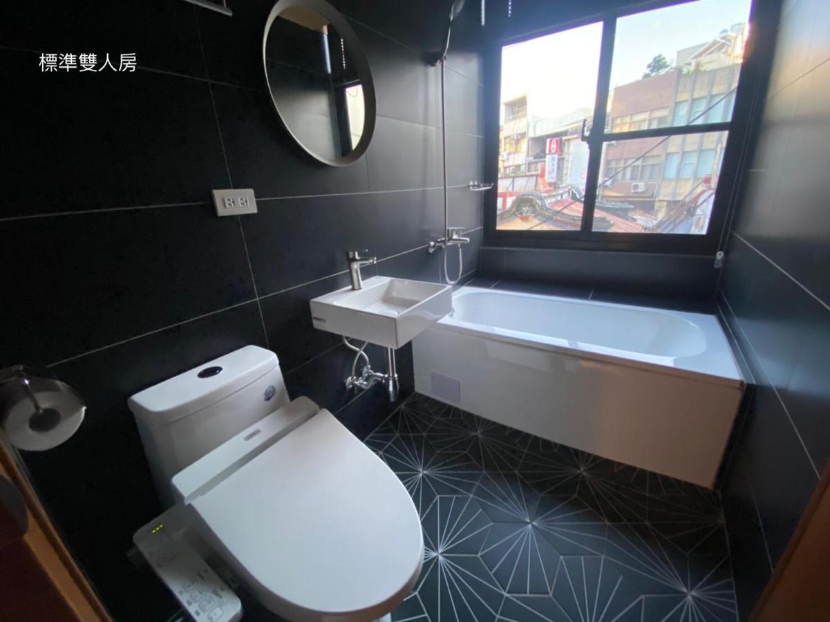 良文旅2館ryou Hotel Vintage - II Тайнан Екстериор снимка