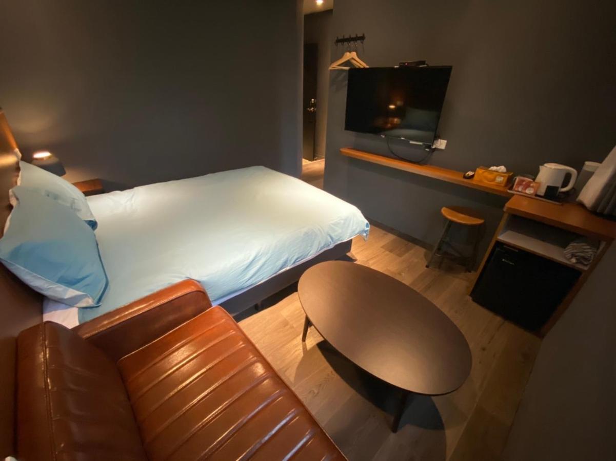 良文旅2館ryou Hotel Vintage - II Тайнан Екстериор снимка