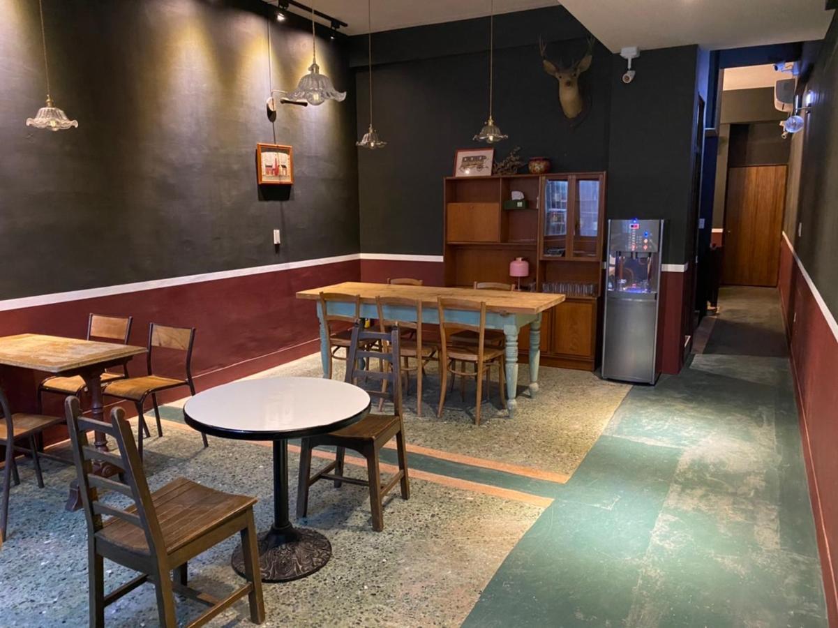 良文旅2館ryou Hotel Vintage - II Тайнан Екстериор снимка