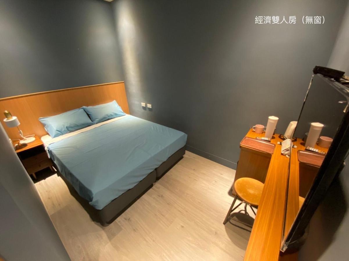 良文旅2館ryou Hotel Vintage - II Тайнан Екстериор снимка