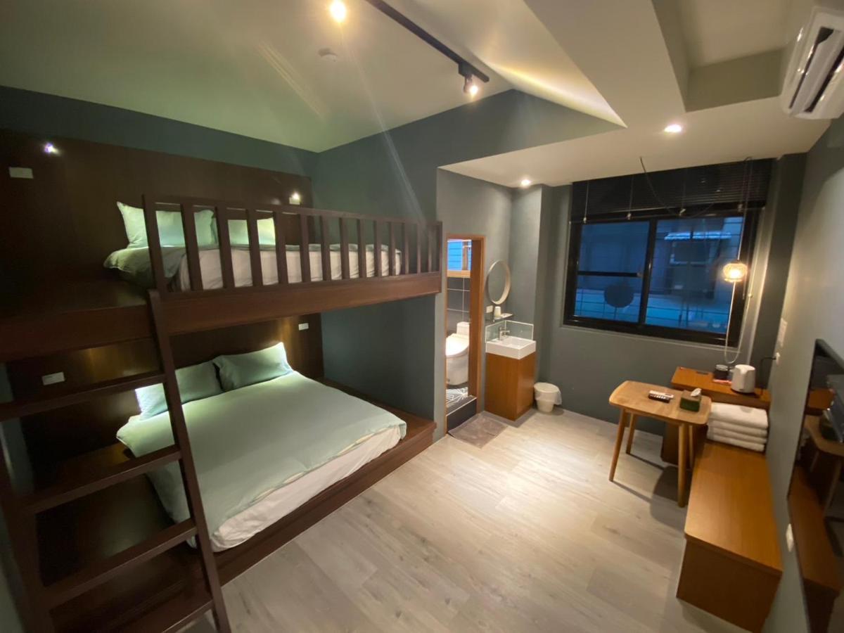 良文旅2館ryou Hotel Vintage - II Тайнан Екстериор снимка