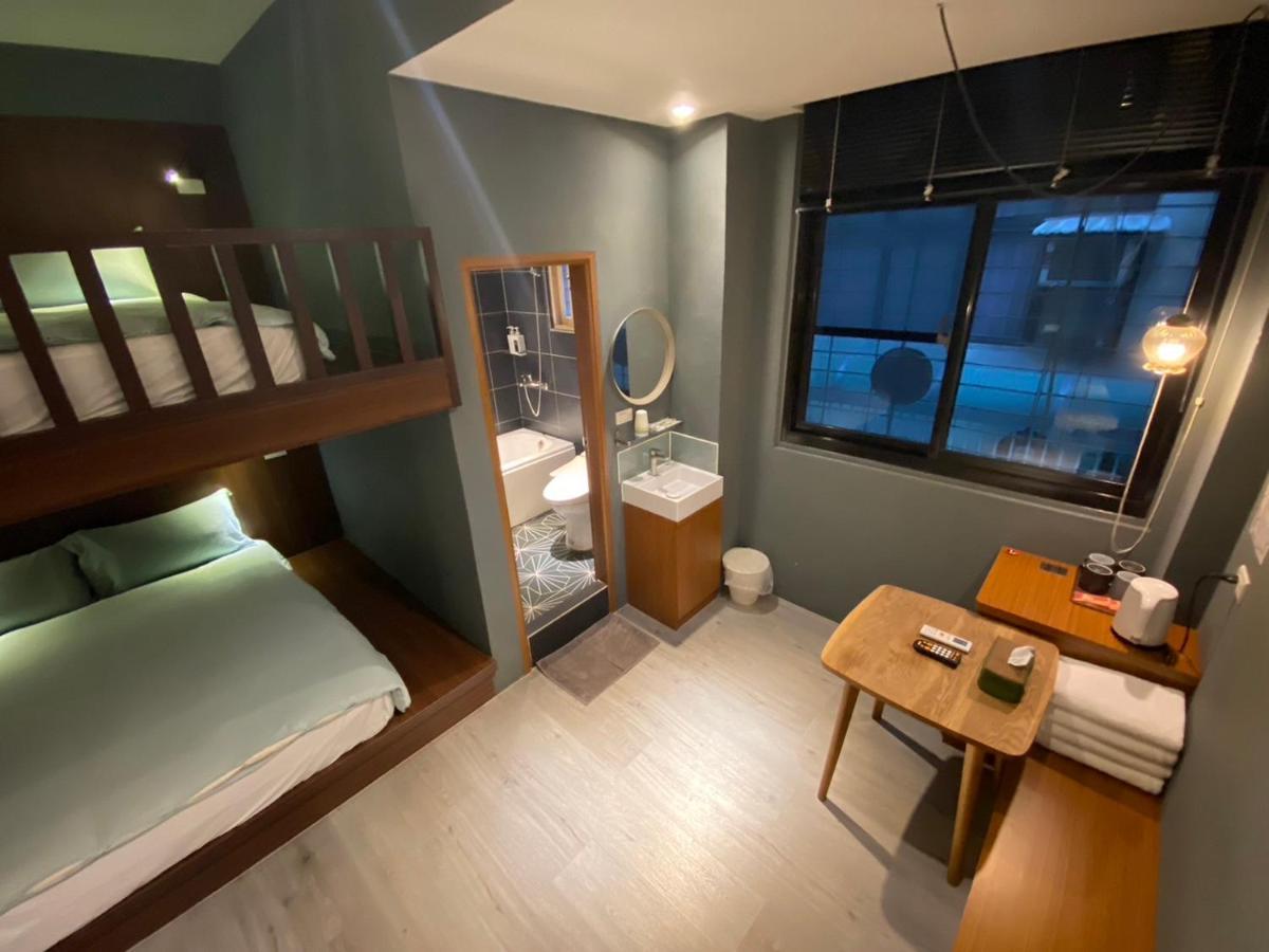 良文旅2館ryou Hotel Vintage - II Тайнан Екстериор снимка
